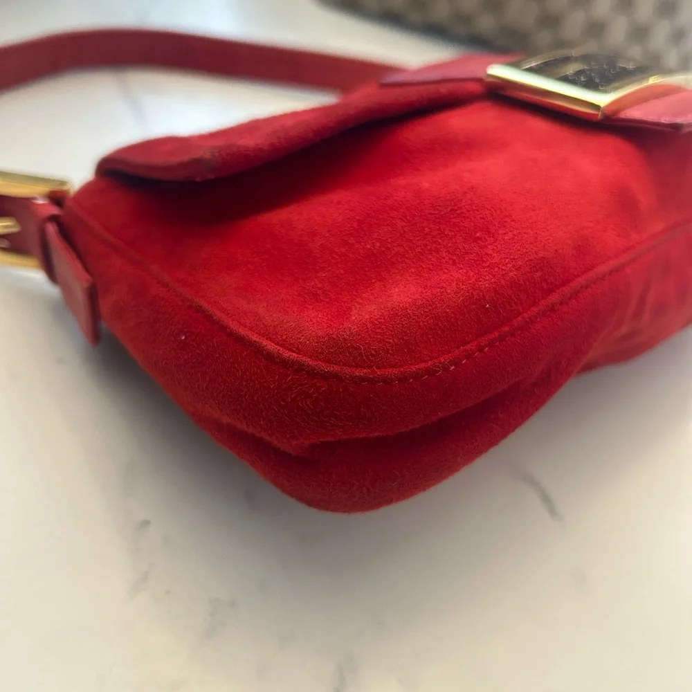 Fendi Red Suede Shoulder Bag with Gold Hardware - Picture 4 of 15